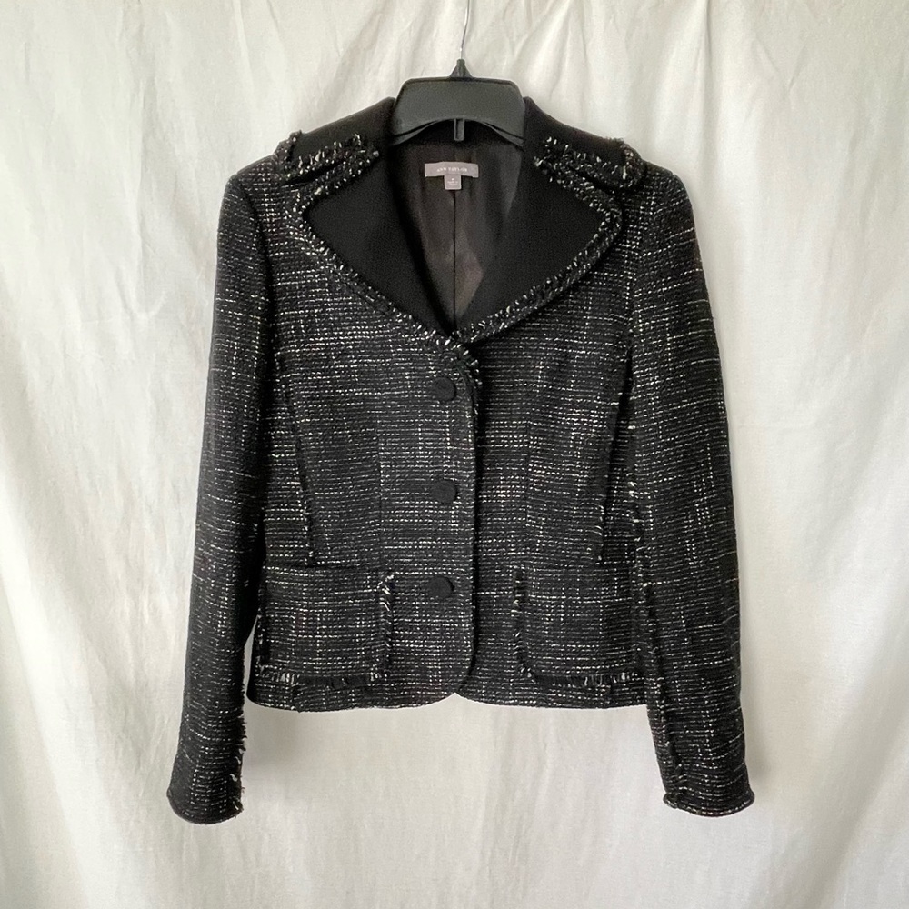 2 pc. ANN TAYLOR  Skirt Suit. Size 6.